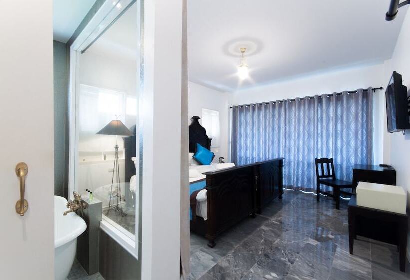 Отель Dharasom Colonial House