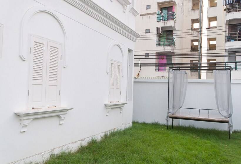 Отель Dharasom Colonial House