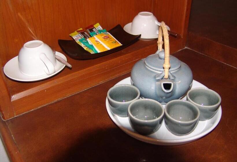 Отель Jade Tower