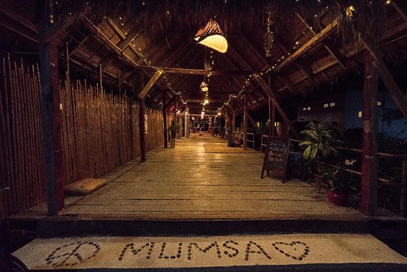 בית מלון כפרי Mumsa Beach Resort & Restaurant