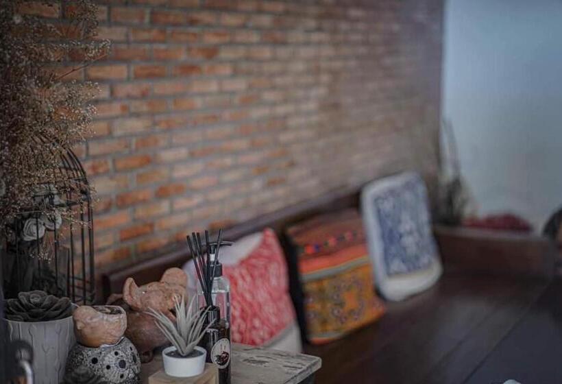 فندق Niwas Ayutthaya