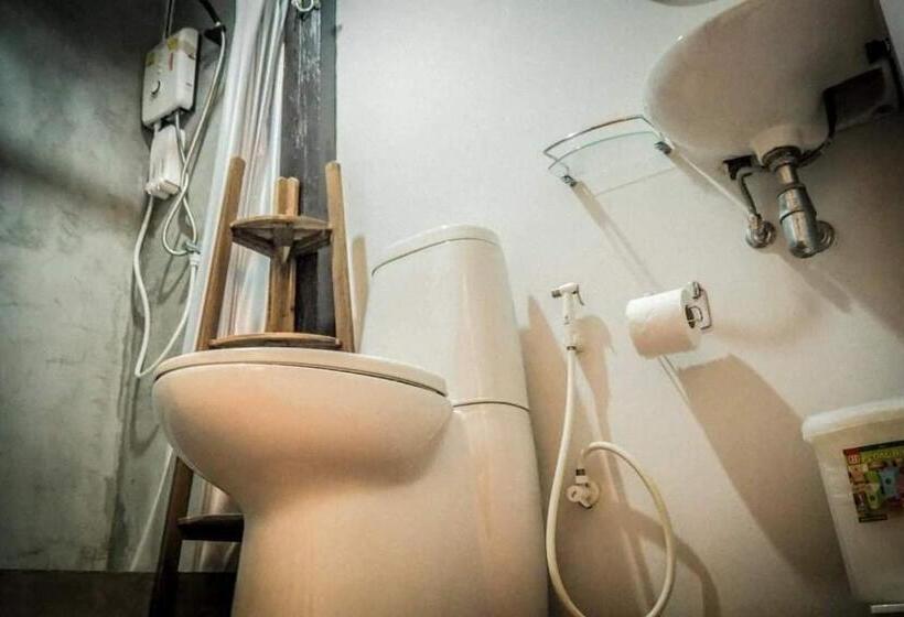 فندق Niwas Ayutthaya