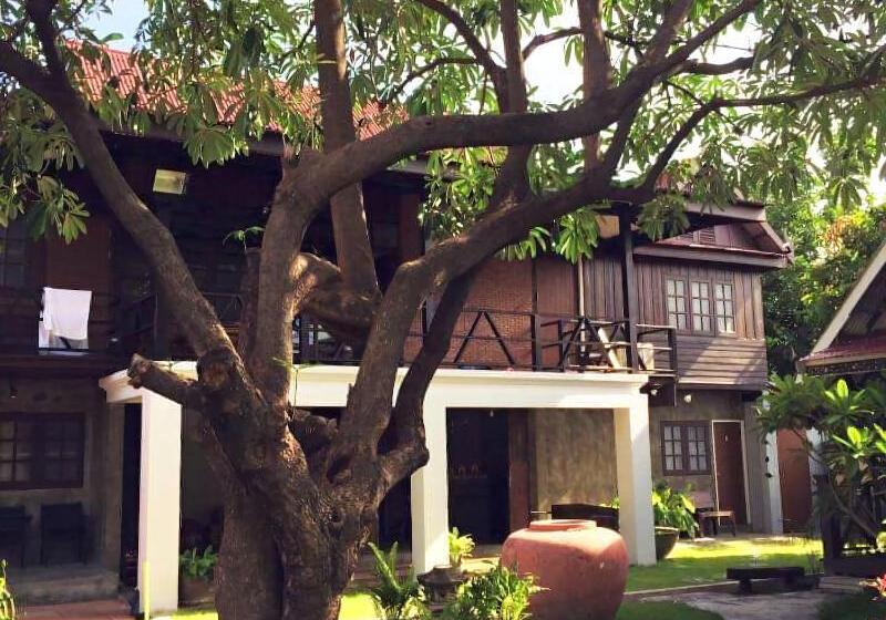 فندق Niwas Ayutthaya