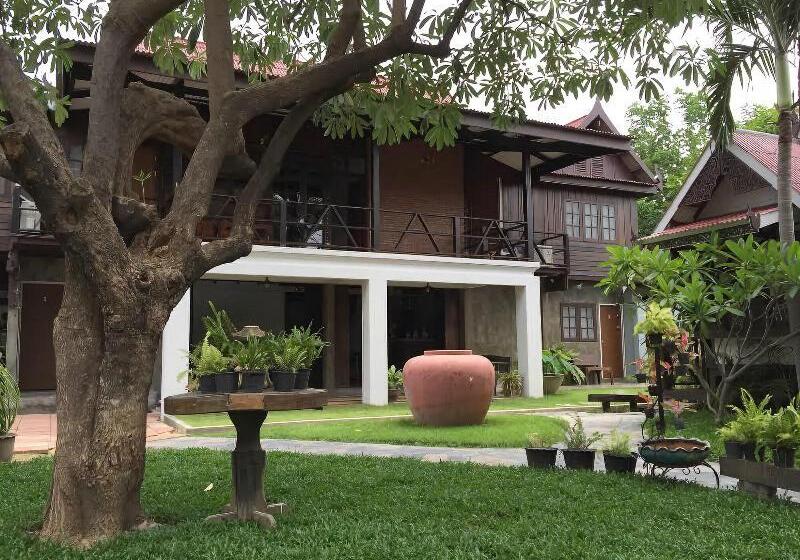 فندق Niwas Ayutthaya