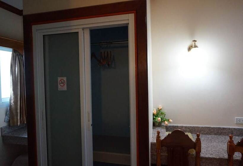 בית מלון כפרי Np Residence