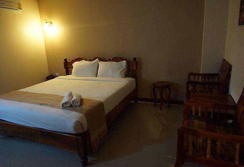 בית מלון כפרי Np Residence