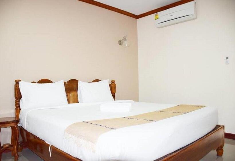 בית מלון כפרי Np Residence