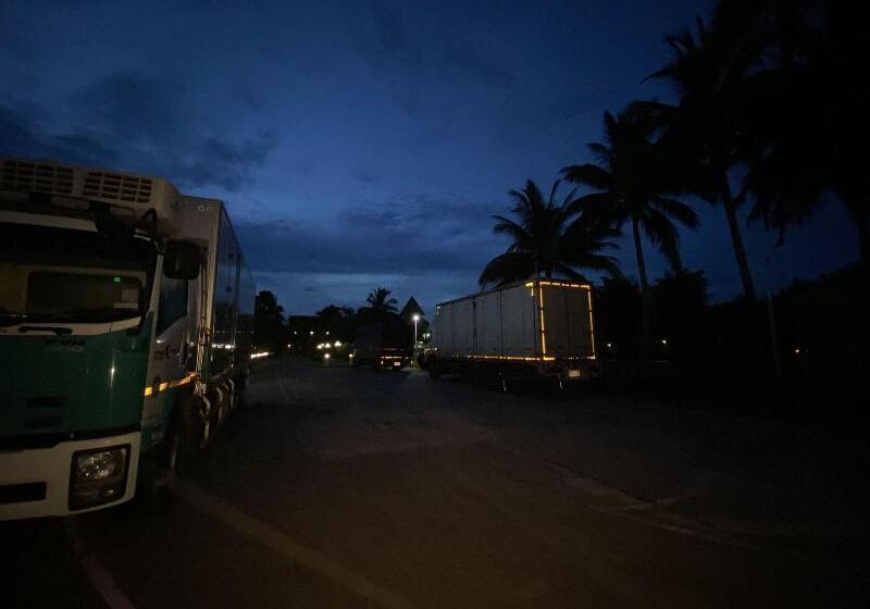 Отель Phuphan Park