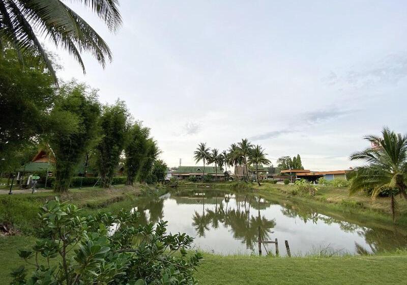 Отель Phuphan Park