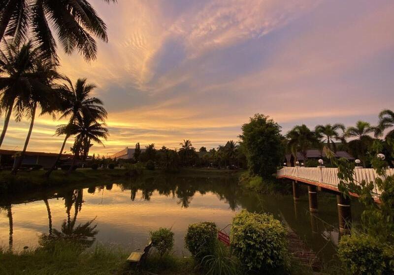 Отель Phuphan Park