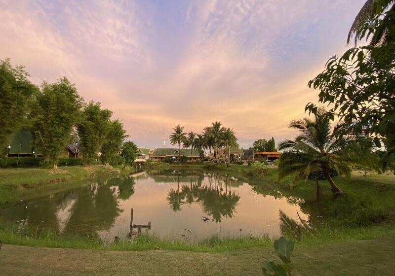 Отель Phuphan Park