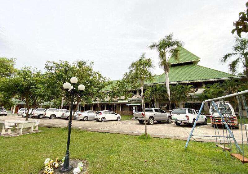 Отель Phuphan Park