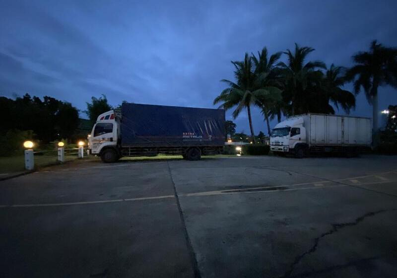 Отель Phuphan Park