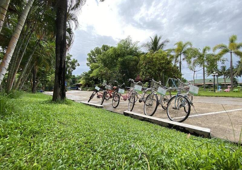 Отель Phuphan Park