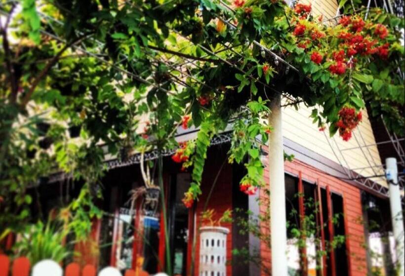 Отель Phuphan Park