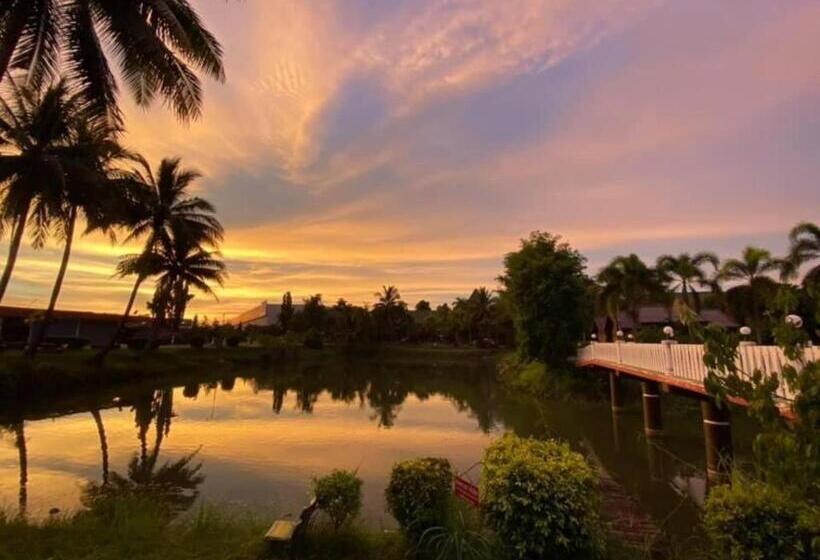 Отель Phuphan Park