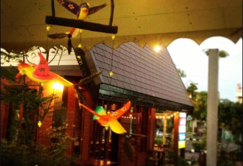 Отель Phuphan Park