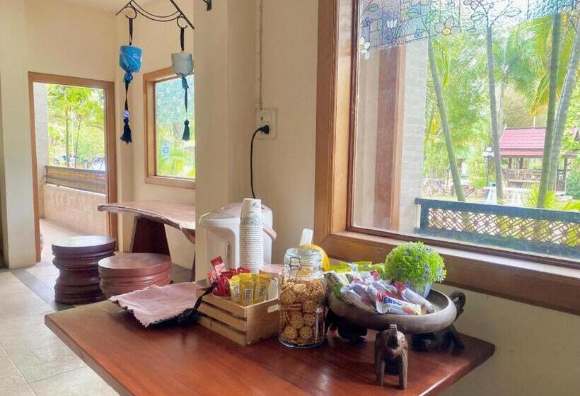 Отель Phuphan Park