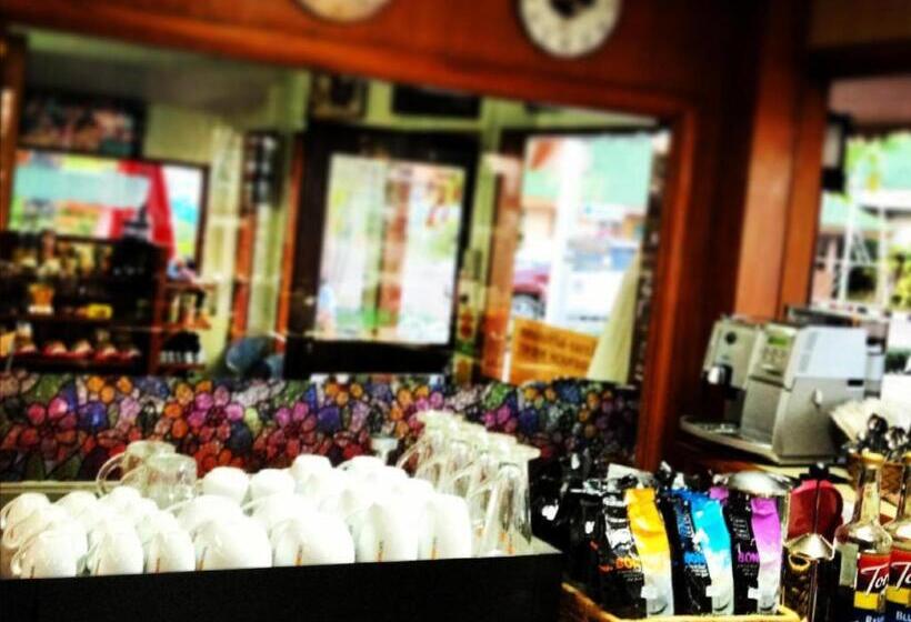 Отель Phuphan Park