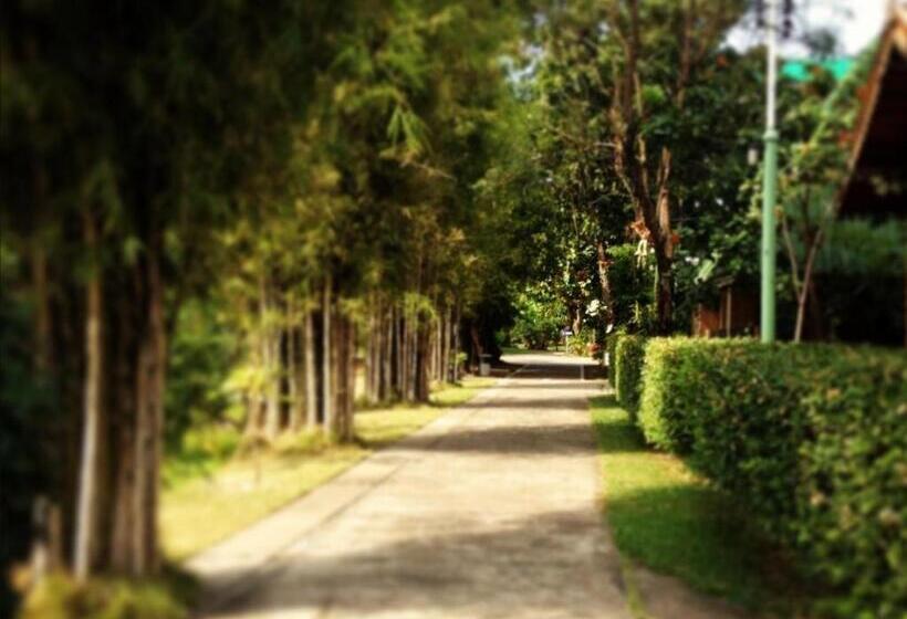 Отель Phuphan Park