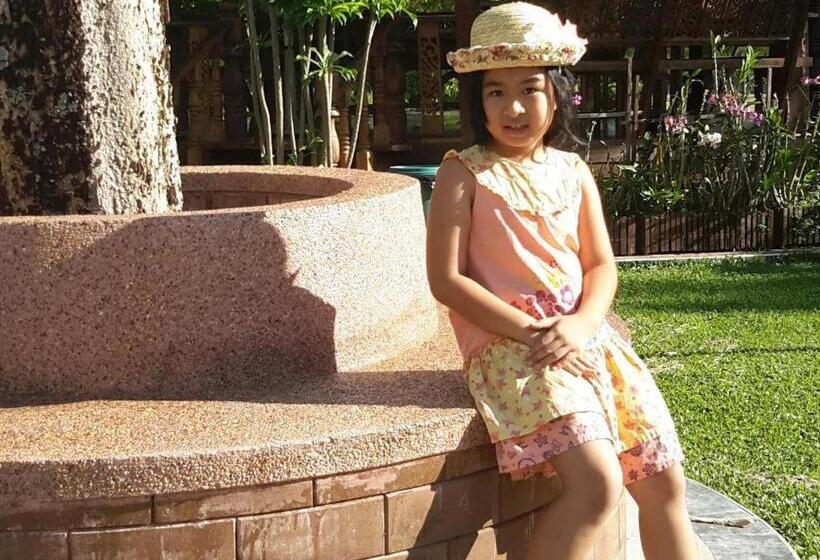 Отель Phuphan Park