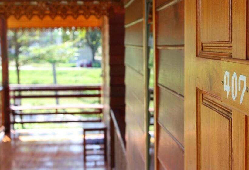 Отель Phuphan Park