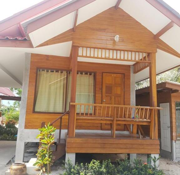 בית מלון כפרי Phuphat Beach