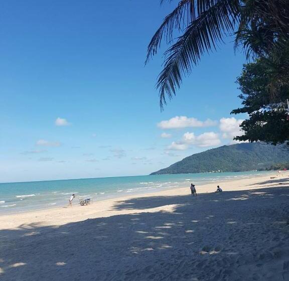 בית מלון כפרי Phuphat Beach