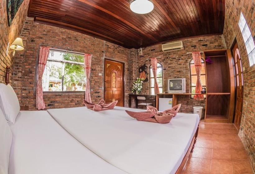 호텔 Raks Thai Resort