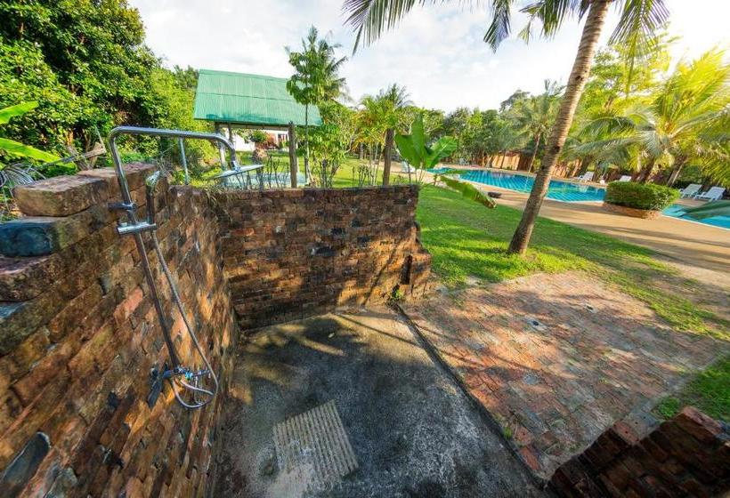 호텔 Raks Thai Resort