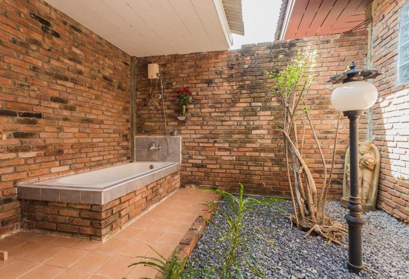 호텔 Raks Thai Resort