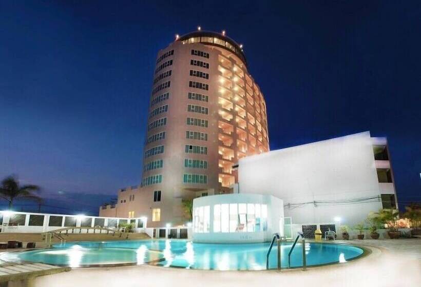 ホテル River City