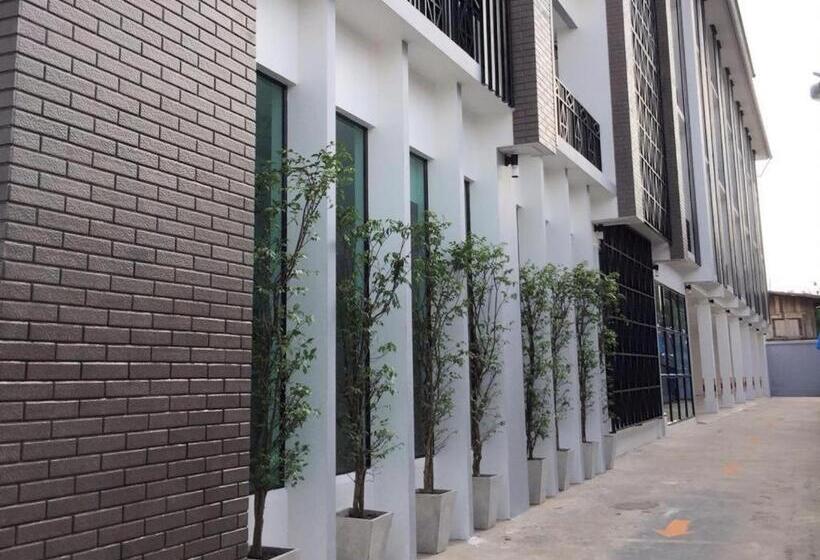 ホテル Samranchaykhong