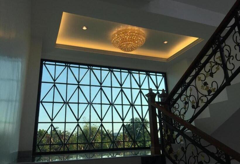 ホテル Samranchaykhong