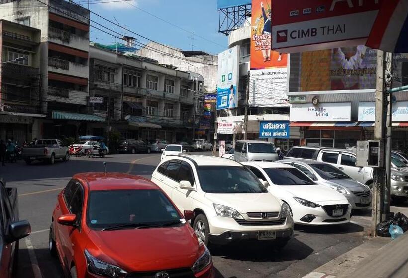 Отель Singapore