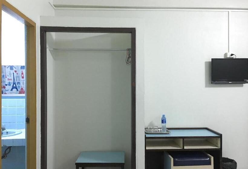 Отель Singapore