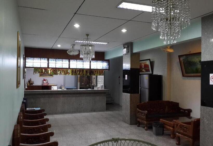 Отель Singapore