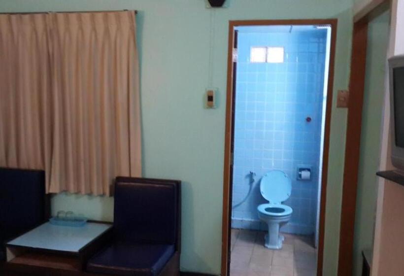 Отель Singapore