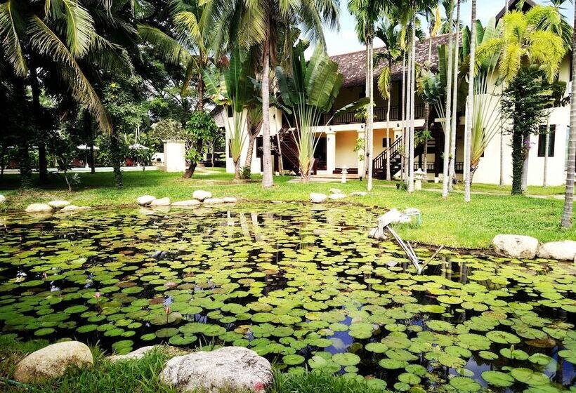 Отель Suwannatara Resort