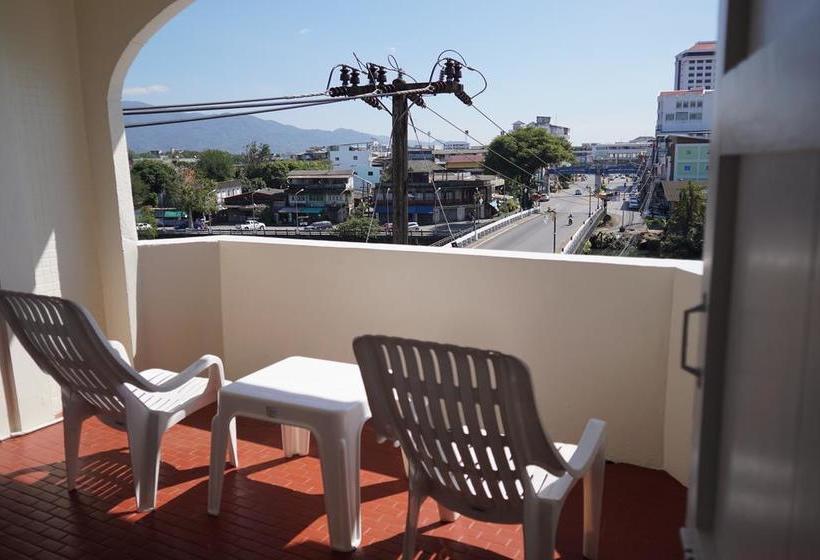 فندق The River Guest House