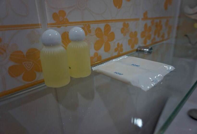 酒店 The Riverfront Place