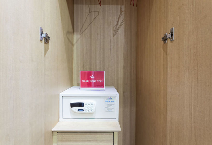 ホテル Zen Rooms Patong Soi Chuwong