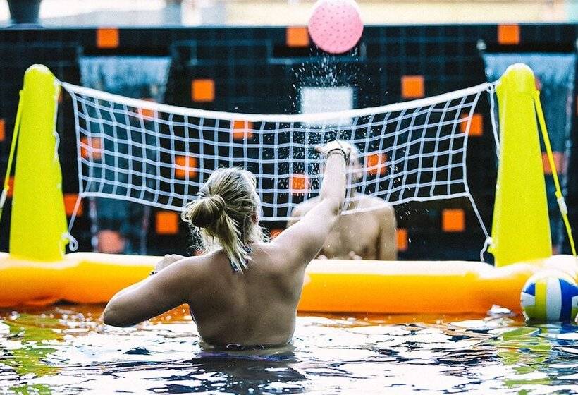 Mad Monkey Chiang Mai   Hostel