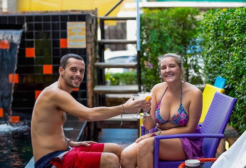 Mad Monkey Chiang Mai   Hostel