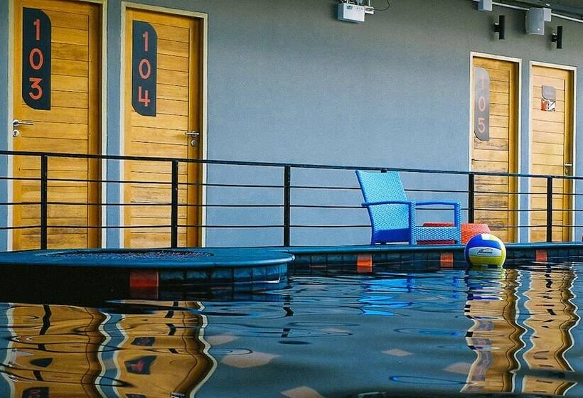 Mad Monkey Chiang Mai   Hostel