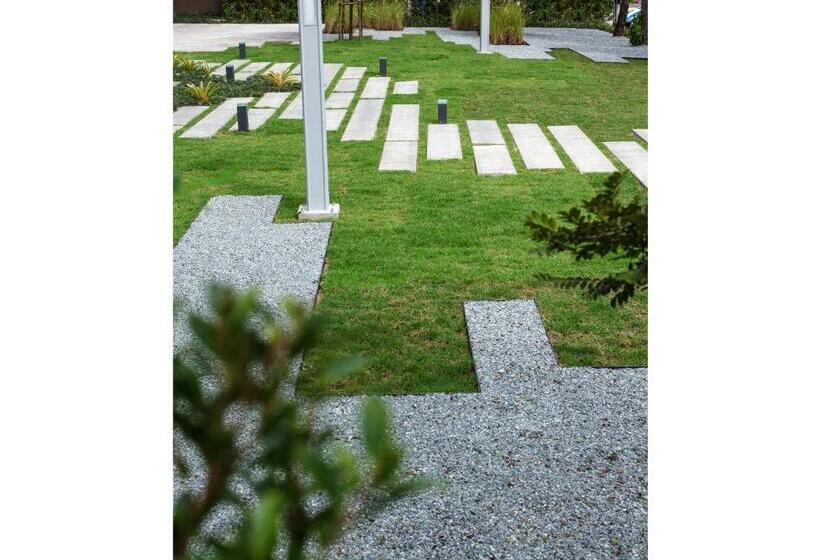 Madera Residence Sriracha