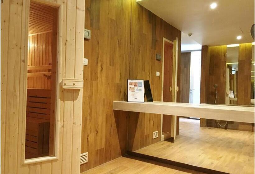 Madera Residence Sriracha