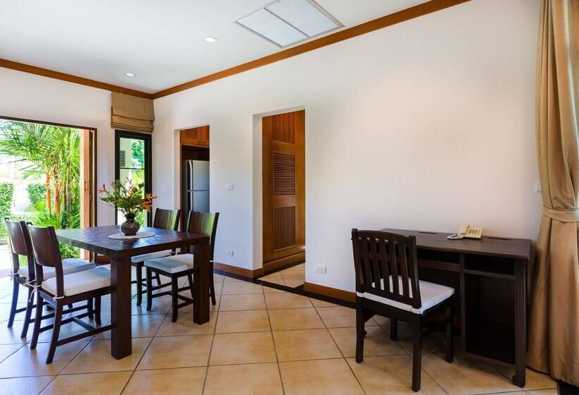 Nai Harn Baan Bua Villas