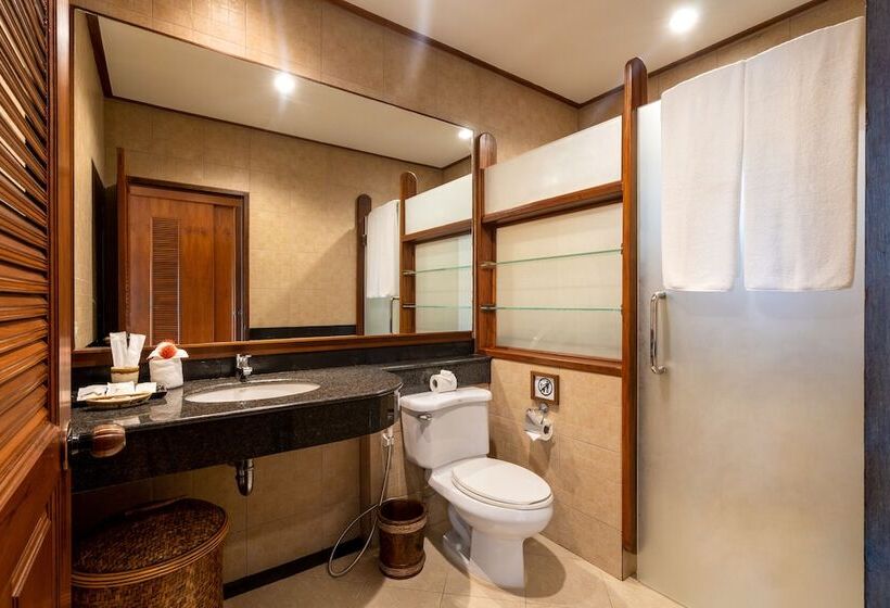 Nai Harn Baan Bua Villas