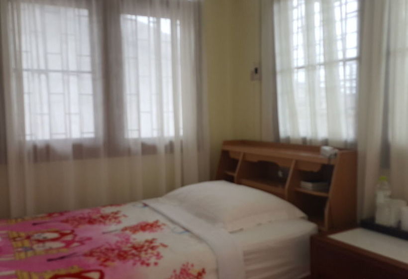 بنسيون Emmanuel Guesthouse